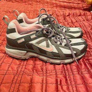 Nike Women's Gray and Pink Athletic Shoes, 8.5